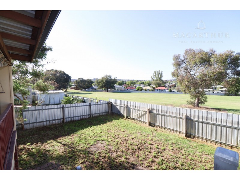 50 Gilmore Avenue, Mount Austin NSW 2650