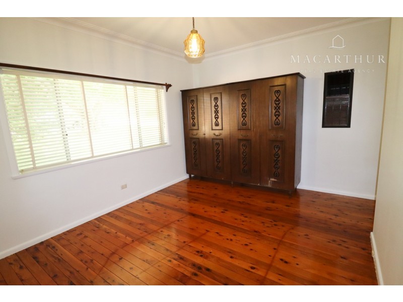 93 Meadow Street, Kooringal NSW 2650