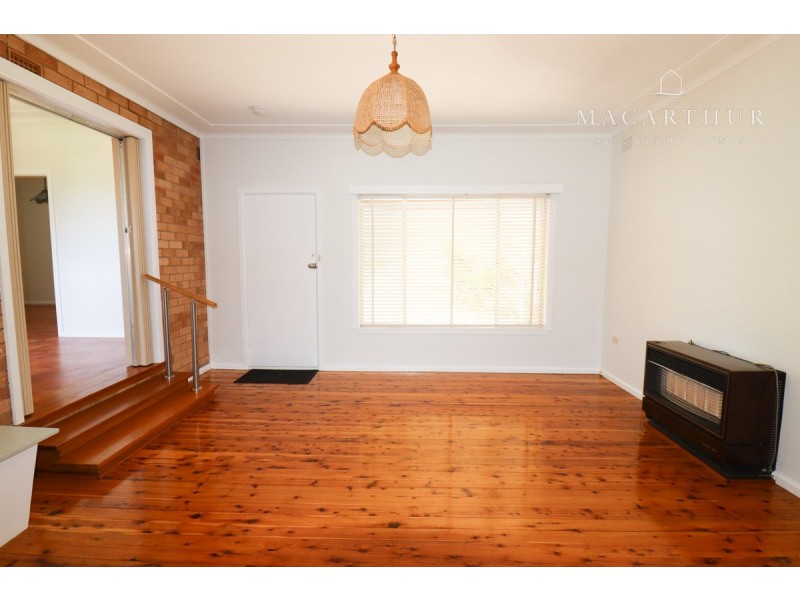 93 Meadow Street, Kooringal NSW 2650