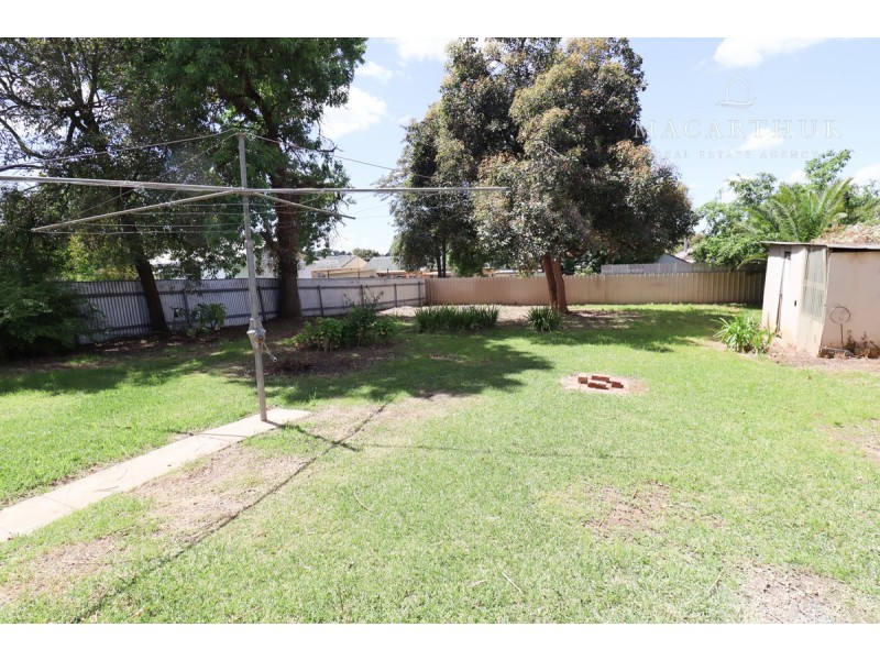 93 Meadow Street, Kooringal NSW 2650