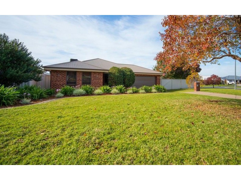 4 Alma Crescent, Estella NSW 2650