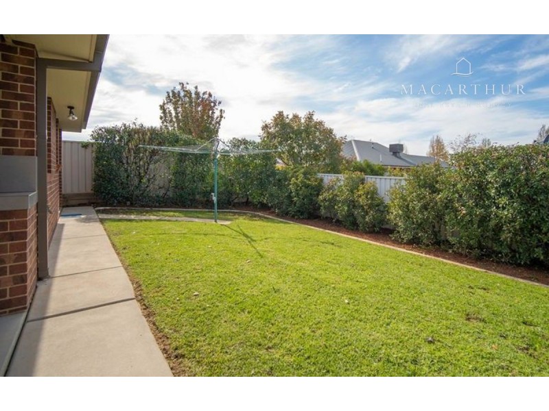 4 Alma Crescent, Estella NSW 2650