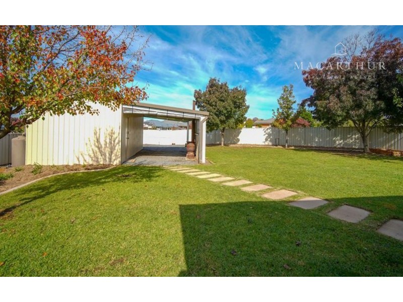 4 Alma Crescent, Estella NSW 2650