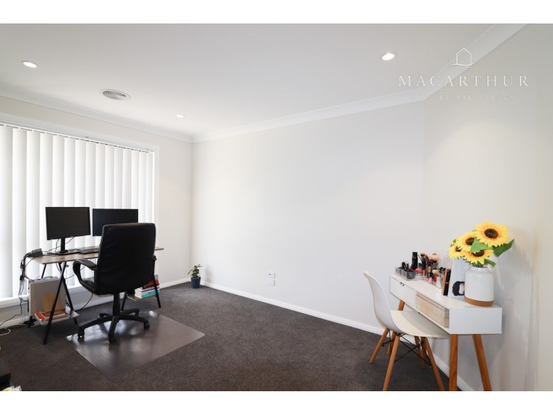 10 Nolan Street, Lloyd NSW 2650