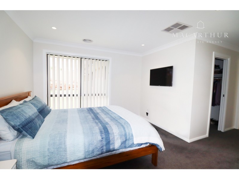 10 Nolan Street, Lloyd NSW 2650