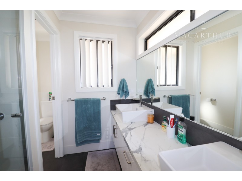 10 Nolan Street, Lloyd NSW 2650