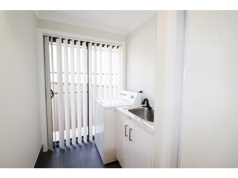 10 Nolan Street, Lloyd NSW 2650