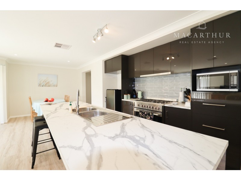 10 Nolan Street, Lloyd NSW 2650