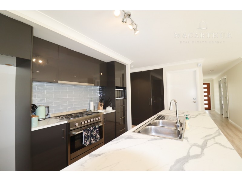 10 Nolan Street, Lloyd NSW 2650