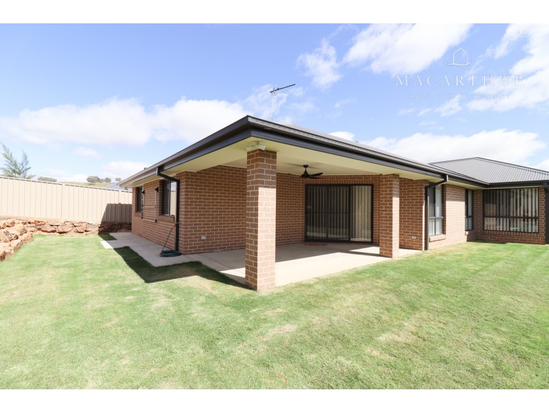10 Nolan Street, Lloyd NSW 2650