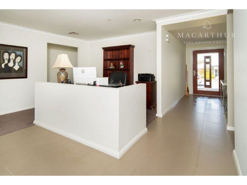 30 Mullagh Crescent, Boorooma NSW 2650