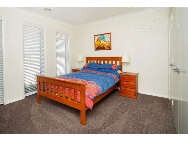 30 Mullagh Crescent, Boorooma NSW 2650