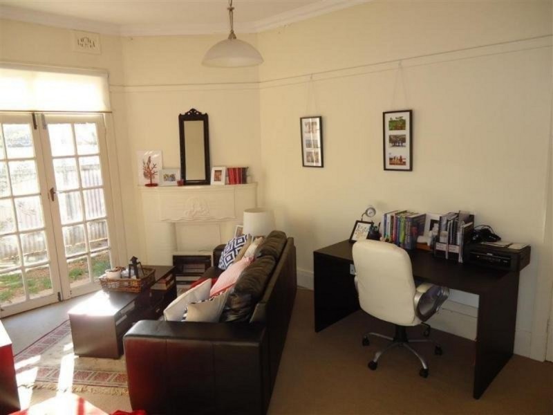 11 Freer Street, Wagga Wagga NSW 2650