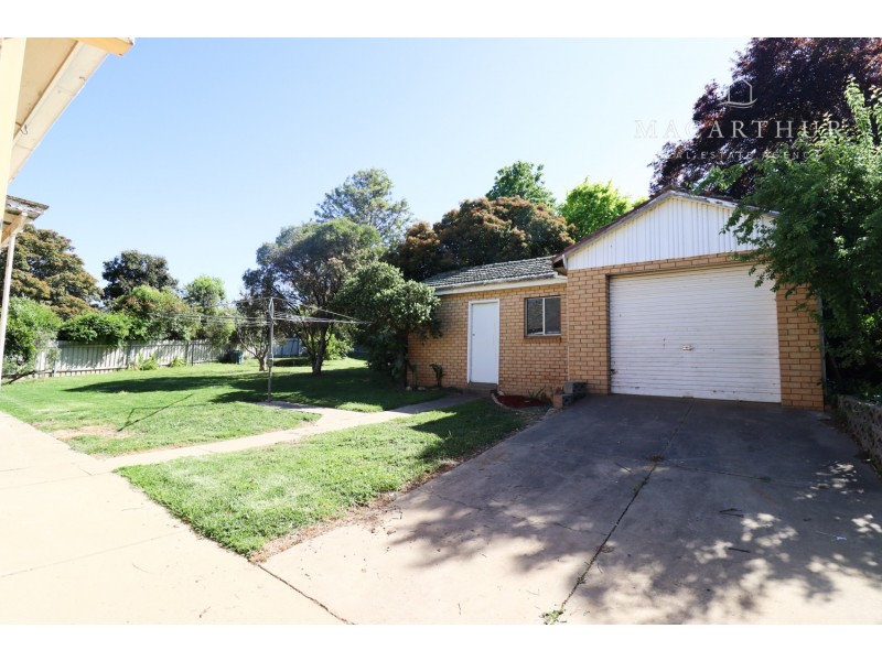 14 Waratah Street, Kooringal NSW 2650