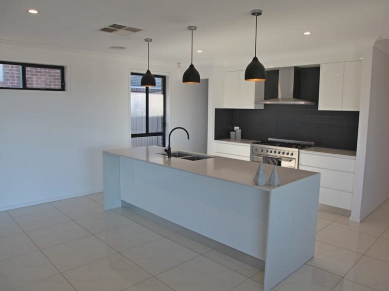 6 Eureka Street, Estella NSW 2650