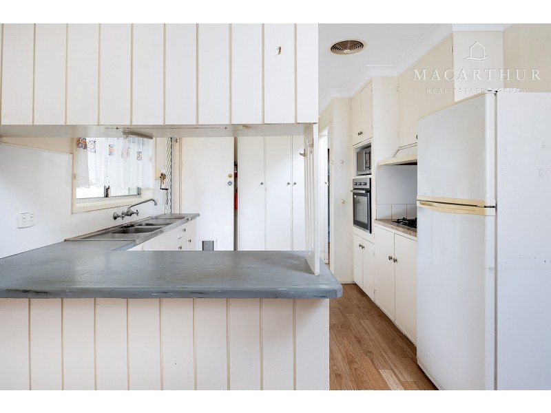 8 Cobb Street, Tolland NSW 2650