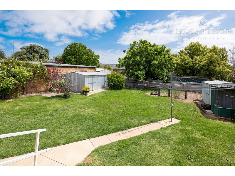 8 Cobb Street, Tolland NSW 2650
