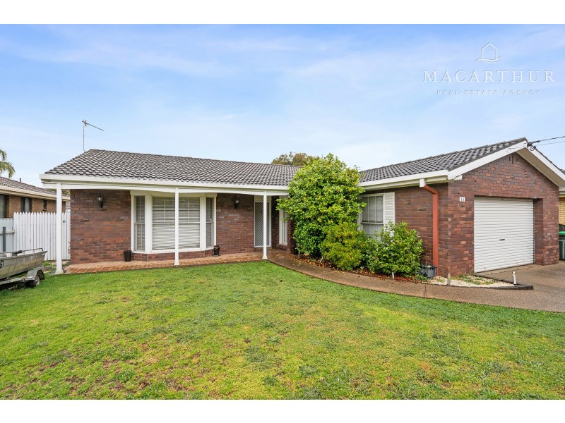 14 Eyre Street, Lake Albert NSW 2650