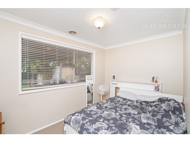 14 Eyre Street, Lake Albert NSW 2650