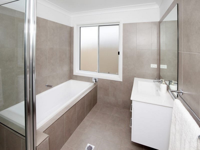 19 Cootamundra Boulevard, Gobbagombalin NSW 2650