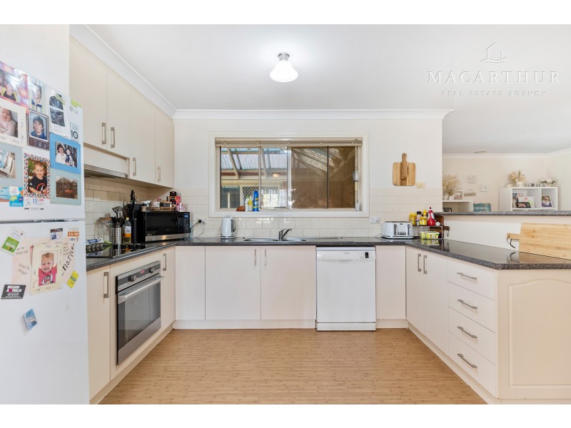 34 Kaldari Crescent, Glenfield Park NSW 2650