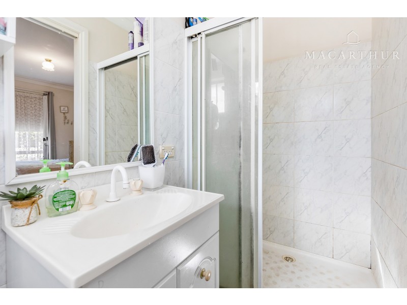 34 Kaldari Crescent, Glenfield Park NSW 2650