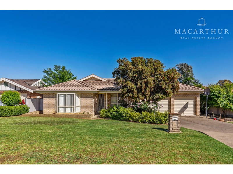14 Kaloona Drive, Bourkelands NSW 2650