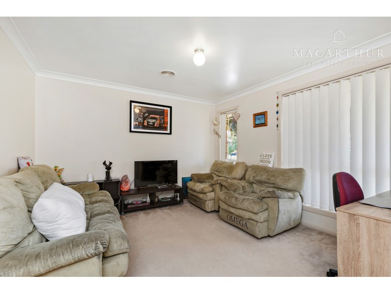 14 Kaloona Drive, Bourkelands NSW 2650