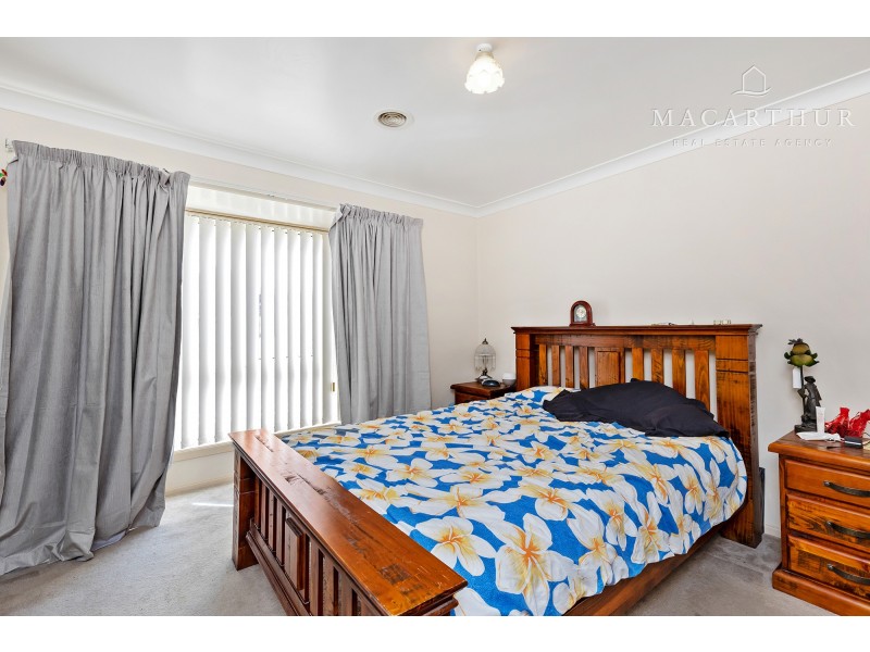 14 Kaloona Drive, Bourkelands NSW 2650
