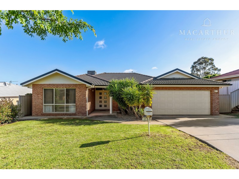 11 Werribee Road, Bourkelands NSW 2650