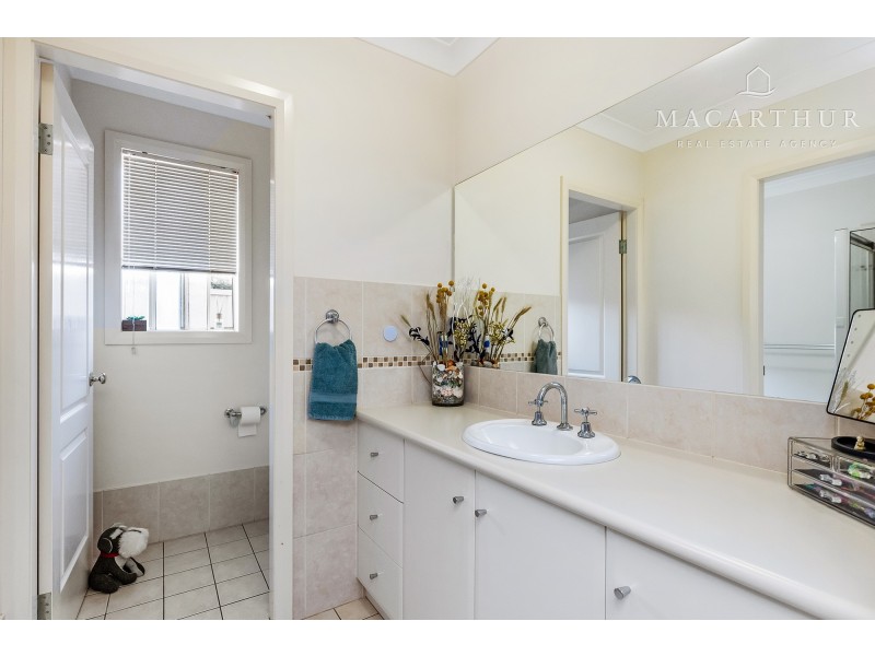 11 Werribee Road, Bourkelands NSW 2650