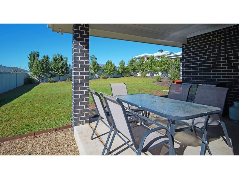 29 Alma Crescent, Estella NSW 2650