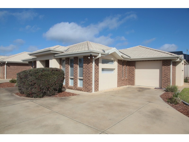 2/31 Barrima Drive, Glenfield Park NSW 2650