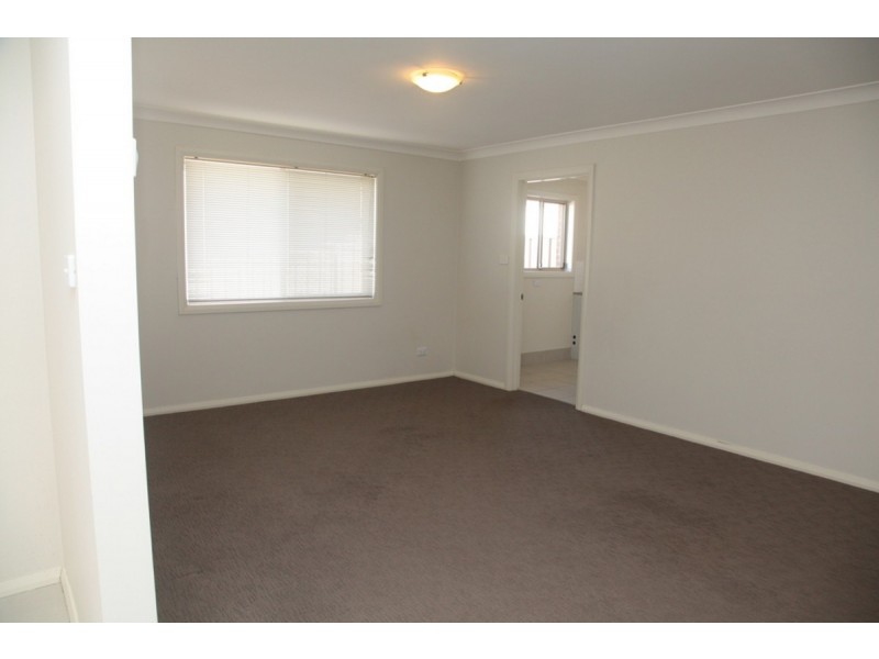 2/31 Barrima Drive, Glenfield Park NSW 2650