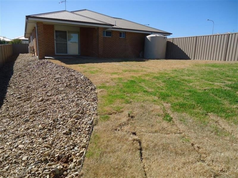 12 Watson Boulevard, Wagga Wagga NSW 2650