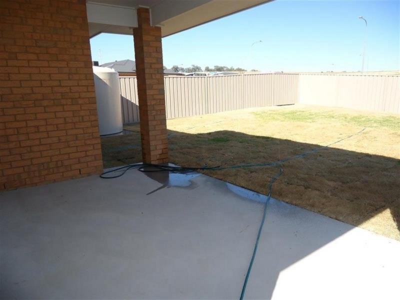 12 Watson Boulevard, Wagga Wagga NSW 2650