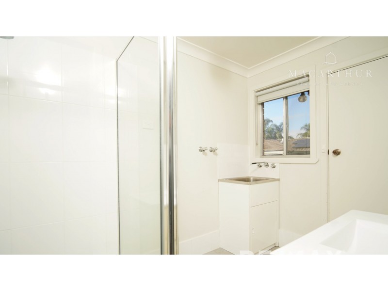 4/2 Graham Street, Lake Albert NSW 2650
