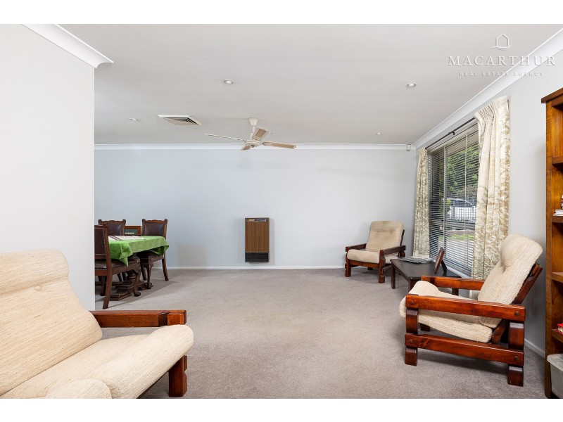 55 Huthwaite Street, Mount Austin NSW 2650