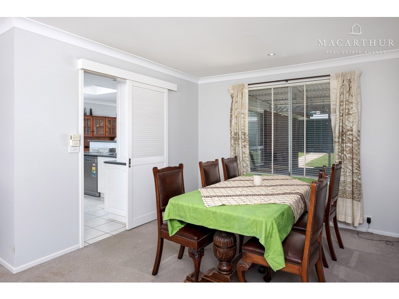 55 Huthwaite Street, Mount Austin NSW 2650