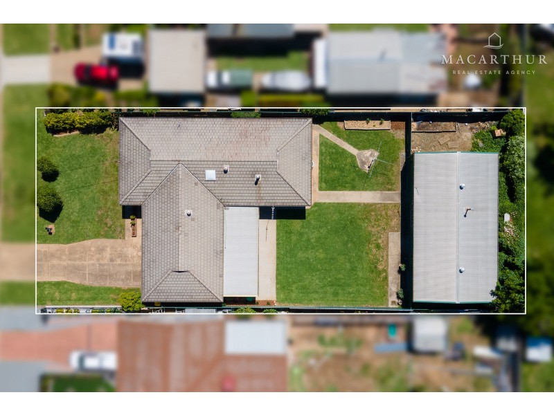 55 Huthwaite Street, Mount Austin NSW 2650