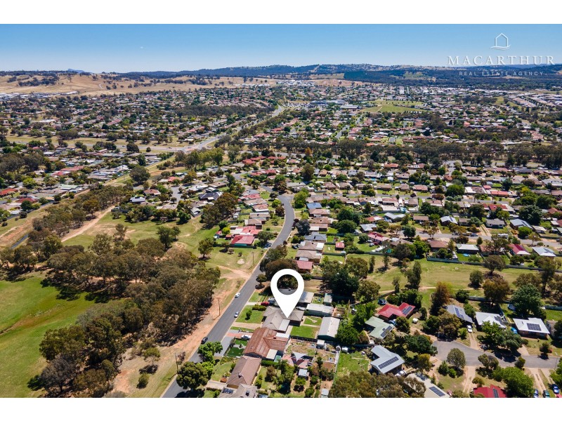 55 Huthwaite Street, Mount Austin NSW 2650
