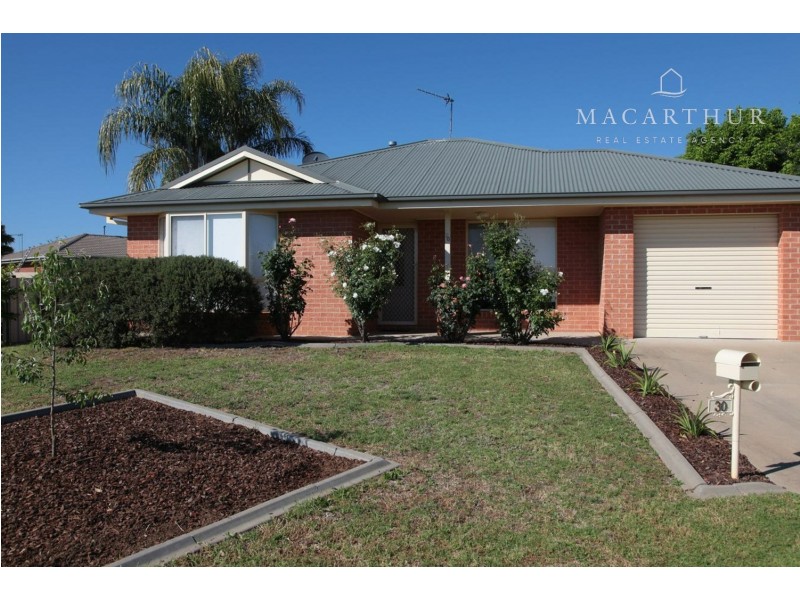 30 Woomera Place, Glenfield Park NSW 2650