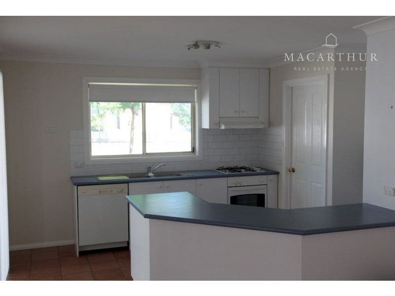 30 Woomera Place, Glenfield Park NSW 2650