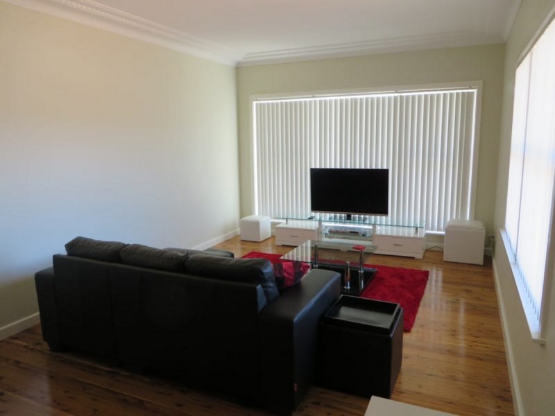 18 Ceduna Street, Wagga Wagga NSW 2650