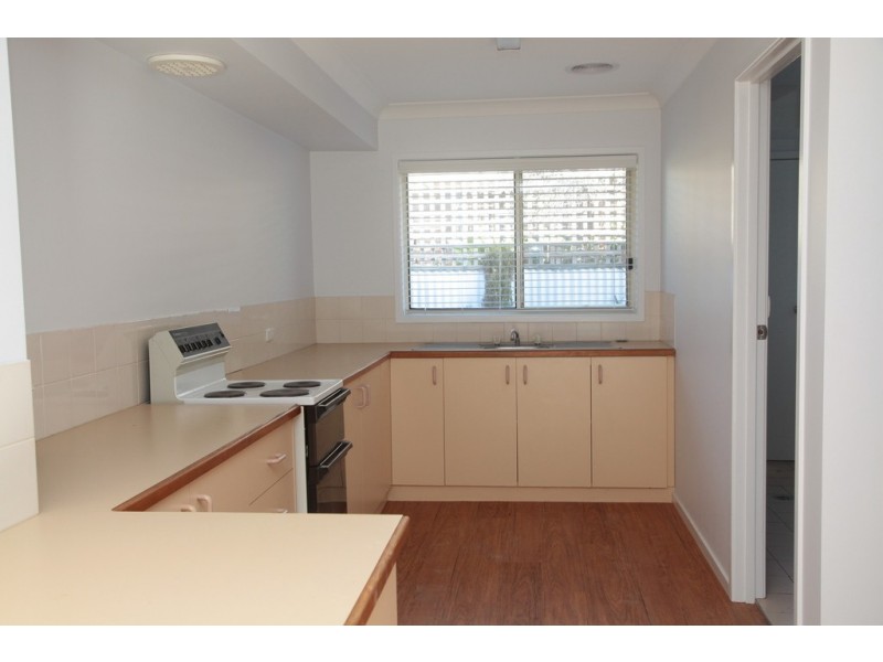 2/54 Adjin Street, Mount Austin NSW 2650