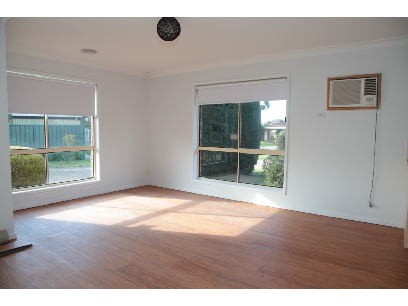 2/54 Adjin Street, Mount Austin NSW 2650