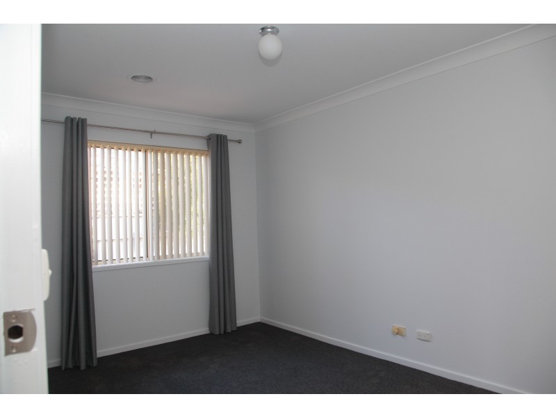 2/54 Adjin Street, Mount Austin NSW 2650