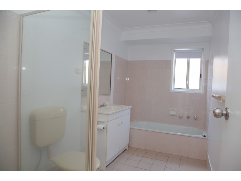 2/54 Adjin Street, Mount Austin NSW 2650
