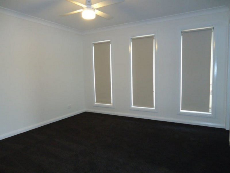 8 Morris Street, Gobbagombalin NSW 2650