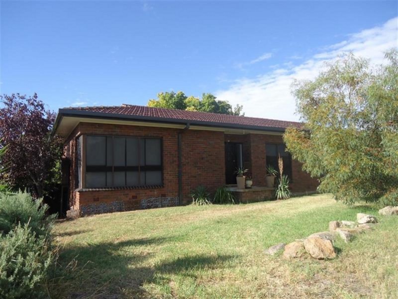 89 Leavenworth Drive, Mount Austin NSW 2650